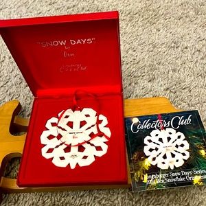 Longaberger Christmas Ornament Snowflake Porcelain "Snow Days" By Ben Boxed 2004